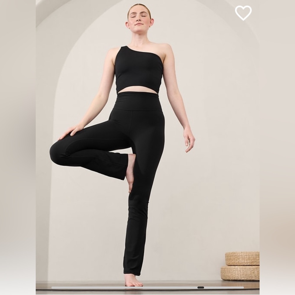 Athleta Elation straight leg leggings.